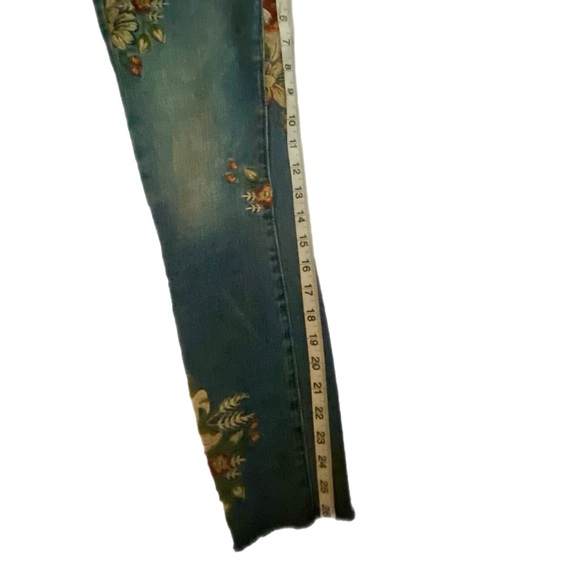 BLANK NYC Women's Skinny Ankle Embroidered Jeans Size 25. Raw hem - Picture 7 of 15